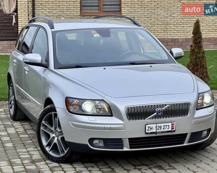 Серый Вольво В50, объемом двигателя 2 л и пробегом 213 тыс. км за 6500 $, фото 2 на Automoto.ua