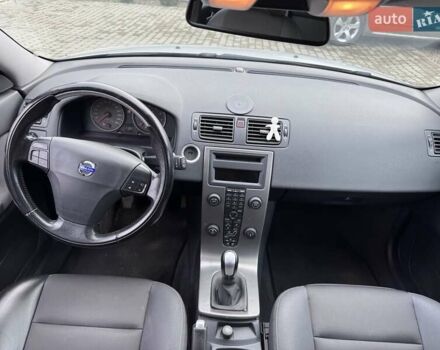 Серый Вольво В50, объемом двигателя 2 л и пробегом 213 тыс. км за 6500 $, фото 26 на Automoto.ua