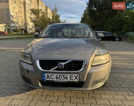 Серый Вольво В50, объемом двигателя 1.6 л и пробегом 292 тыс. км за 6100 $, фото 1 на Automoto.ua