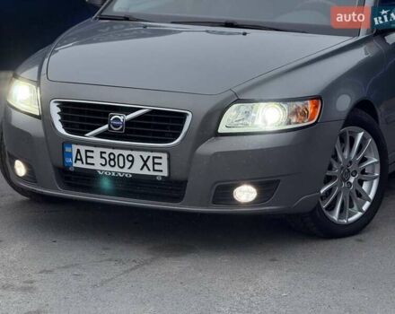 Серый Вольво В50, объемом двигателя 2 л и пробегом 212 тыс. км за 7999 $, фото 1 на Automoto.ua