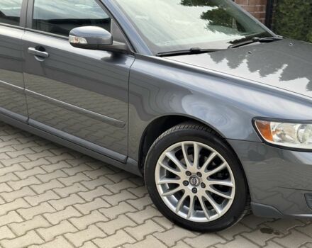 Серый Вольво В50, объемом двигателя 1.6 л и пробегом 225 тыс. км за 5950 $, фото 4 на Automoto.ua