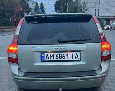 Серый Вольво В50, объемом двигателя 1.6 л и пробегом 280 тыс. км за 5800 $, фото 2 на Automoto.ua