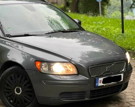 Серый Вольво В50, объемом двигателя 2 л и пробегом 235 тыс. км за 2574 $, фото 3 на Automoto.ua