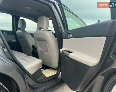 Серый Вольво В50, объемом двигателя 1.56 л и пробегом 320 тыс. км за 6000 $, фото 20 на Automoto.ua