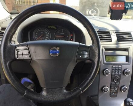 Серый Вольво В50, объемом двигателя 1.6 л и пробегом 230 тыс. км за 6300 $, фото 11 на Automoto.ua