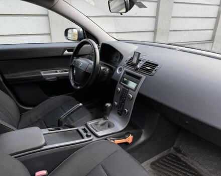 Серый Вольво В50, объемом двигателя 1.6 л и пробегом 225 тыс. км за 5950 $, фото 17 на Automoto.ua