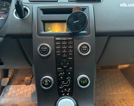Сірий Вольво V50, об'ємом двигуна 2 л та пробігом 370 тис. км за 7140 $, фото 15 на Automoto.ua
