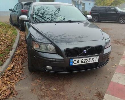 Серый Вольво В50, объемом двигателя 2 л и пробегом 342 тыс. км за 4200 $, фото 1 на Automoto.ua