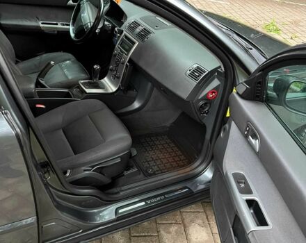 Серый Вольво В50, объемом двигателя 2 л и пробегом 235 тыс. км за 2574 $, фото 12 на Automoto.ua