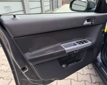 Серый Вольво В50, объемом двигателя 1.6 л и пробегом 225 тыс. км за 5950 $, фото 18 на Automoto.ua