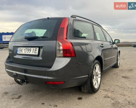 Серый Вольво В50, объемом двигателя 1.56 л и пробегом 320 тыс. км за 6000 $, фото 8 на Automoto.ua