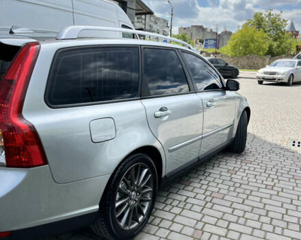 Серый Вольво В50, объемом двигателя 1.98 л и пробегом 216 тыс. км за 6400 $, фото 7 на Automoto.ua