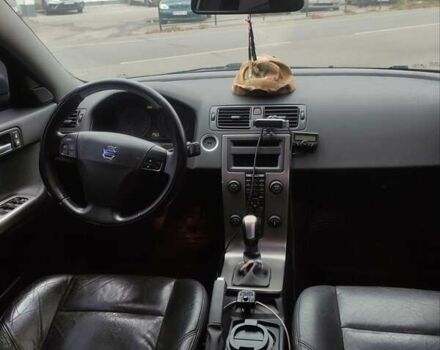 Серый Вольво В50, объемом двигателя 2 л и пробегом 342 тыс. км за 4200 $, фото 8 на Automoto.ua