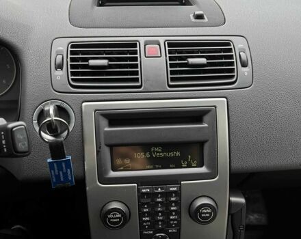 Серый Вольво В50, объемом двигателя 2 л и пробегом 235 тыс. км за 2574 $, фото 1 на Automoto.ua