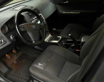 Серый Вольво В50, объемом двигателя 2 л и пробегом 235 тыс. км за 2574 $, фото 14 на Automoto.ua