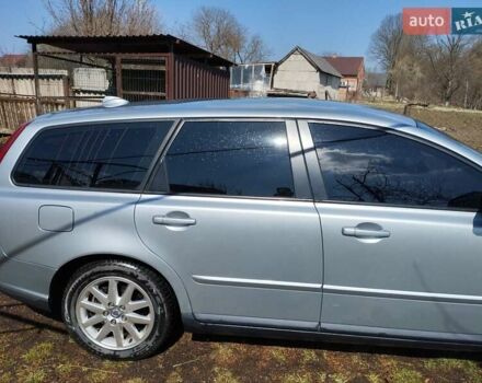 Серый Вольво В50, объемом двигателя 1.6 л и пробегом 230 тыс. км за 6300 $, фото 2 на Automoto.ua