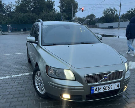 Серый Вольво В50, объемом двигателя 1.6 л и пробегом 280 тыс. км за 5800 $, фото 5 на Automoto.ua