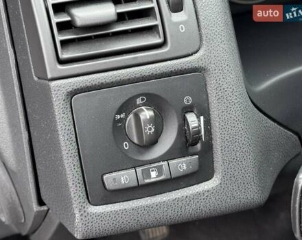 Серый Вольво В50, объемом двигателя 2 л и пробегом 213 тыс. км за 6500 $, фото 21 на Automoto.ua