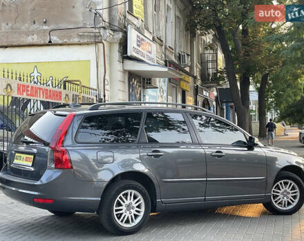 Серый Вольво В50, объемом двигателя 1.6 л и пробегом 310 тыс. км за 7500 $, фото 6 на Automoto.ua