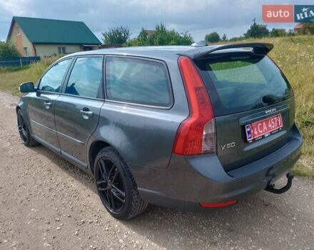Сірий Вольво V50, об'ємом двигуна 1.6 л та пробігом 245 тис. км за 6500 $, фото 1 на Automoto.ua