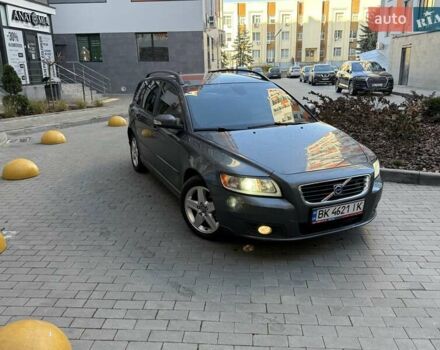 Сірий Вольво V50, об'ємом двигуна 2 л та пробігом 255 тис. км за 7400 $, фото 1 на Automoto.ua