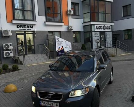 Сірий Вольво V50, об'ємом двигуна 2 л та пробігом 255 тис. км за 7400 $, фото 4 на Automoto.ua