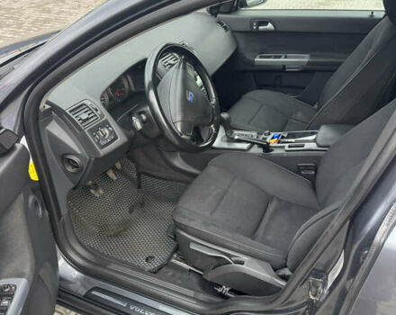 Серый Вольво В50, объемом двигателя 1.6 л и пробегом 323 тыс. км за 4999 $, фото 19 на Automoto.ua