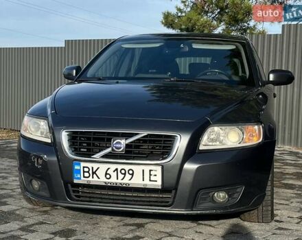 Сірий Вольво V50, об'ємом двигуна 1.6 л та пробігом 232 тис. км за 4800 $, фото 1 на Automoto.ua