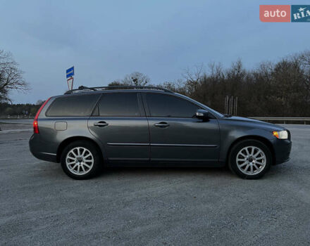 Серый Вольво В50, объемом двигателя 1.6 л и пробегом 284 тыс. км за 5750 $, фото 3 на Automoto.ua