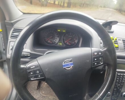 Серый Вольво В50, объемом двигателя 2.4 л и пробегом 277 тыс. км за 7300 $, фото 5 на Automoto.ua