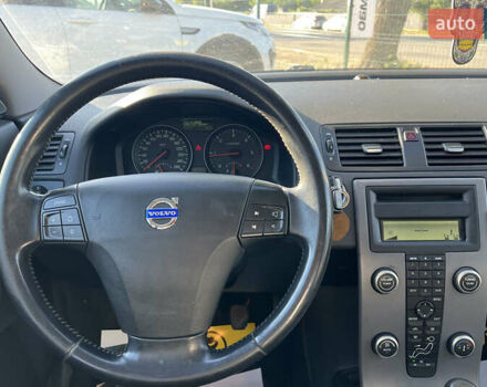 Серый Вольво В50, объемом двигателя 1.56 л и пробегом 217 тыс. км за 7000 $, фото 19 на Automoto.ua