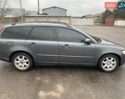 Серый Вольво В50, объемом двигателя 1.56 л и пробегом 263 тыс. км за 5500 $, фото 2 на Automoto.ua