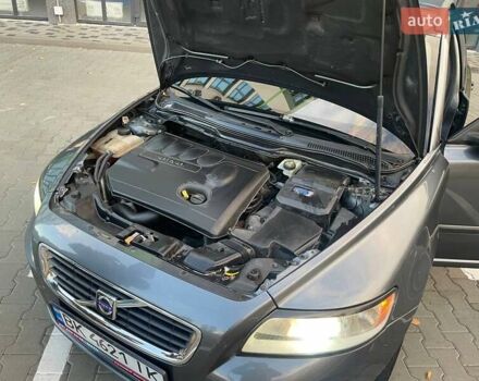 Сірий Вольво V50, об'ємом двигуна 2 л та пробігом 255 тис. км за 7400 $, фото 13 на Automoto.ua