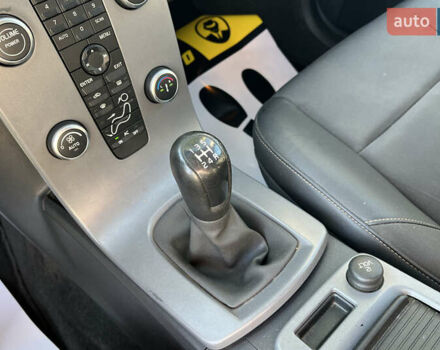 Серый Вольво В50, объемом двигателя 1.56 л и пробегом 217 тыс. км за 7000 $, фото 14 на Automoto.ua