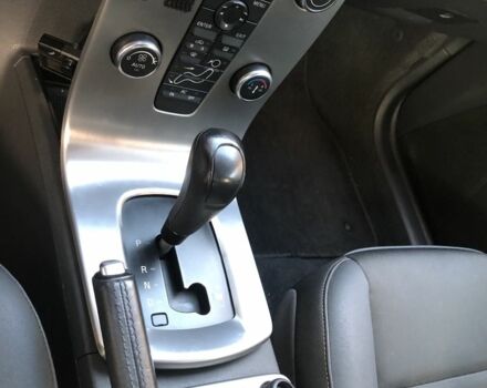 Серый Вольво В50, объемом двигателя 2 л и пробегом 301 тыс. км за 5674 $, фото 6 на Automoto.ua