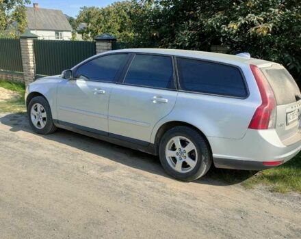 Серый Вольво В50, объемом двигателя 1.6 л и пробегом 280 тыс. км за 8000 $, фото 2 на Automoto.ua