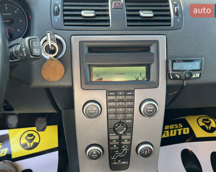 Серый Вольво В50, объемом двигателя 1.56 л и пробегом 217 тыс. км за 7000 $, фото 13 на Automoto.ua