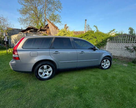 Серый Вольво В50, объемом двигателя 1.6 л и пробегом 276 тыс. км за 5800 $, фото 9 на Automoto.ua