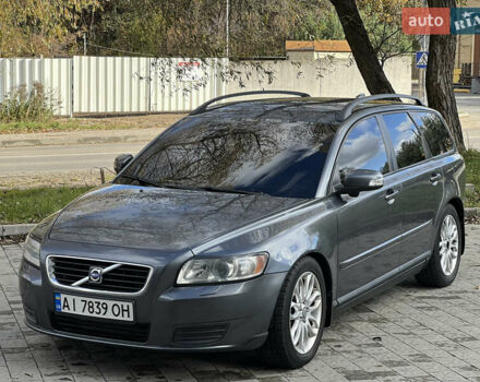 Вольво В50 2008 в Новояворовск на Automoto.ua Серый Вольво В50, объемом двигателя 2 л и пробегом 420 тыс. км за 5600 $, фото 1 на Automoto.ua