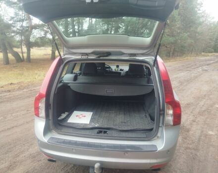 Серый Вольво В50, объемом двигателя 2.4 л и пробегом 277 тыс. км за 7300 $, фото 6 на Automoto.ua