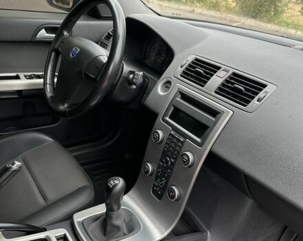 Серый Вольво В50, объемом двигателя 1.6 л и пробегом 270 тыс. км за 6800 $, фото 16 на Automoto.ua