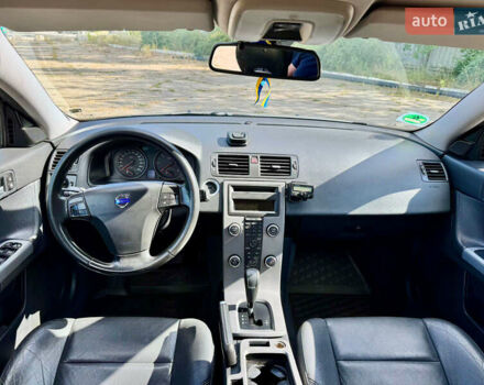 Сірий Вольво V50, об'ємом двигуна 2 л та пробігом 241 тис. км за 7500 $, фото 12 на Automoto.ua