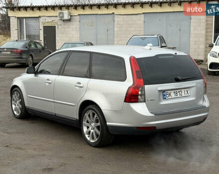 Серый Вольво В50, объемом двигателя 1.6 л и пробегом 230 тыс. км за 5899 $, фото 18 на Automoto.ua