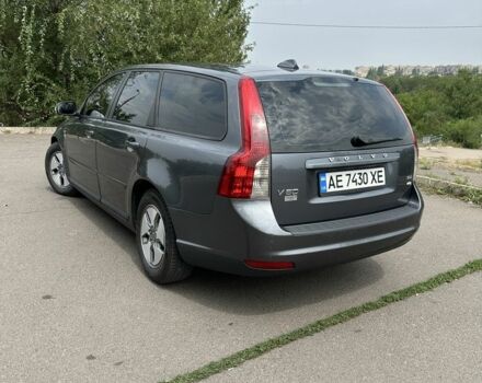 Серый Вольво В50, объемом двигателя 1.6 л и пробегом 270 тыс. км за 6800 $, фото 3 на Automoto.ua