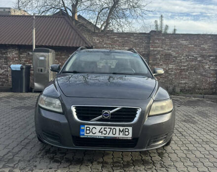 Серый Вольво В50, объемом двигателя 1.6 л и пробегом 321 тыс. км за 4000 $, фото 4 на Automoto.ua