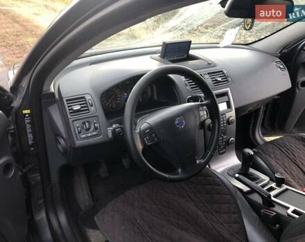 Серый Вольво В50, объемом двигателя 1.6 л и пробегом 260 тыс. км за 7000 $, фото 9 на Automoto.ua