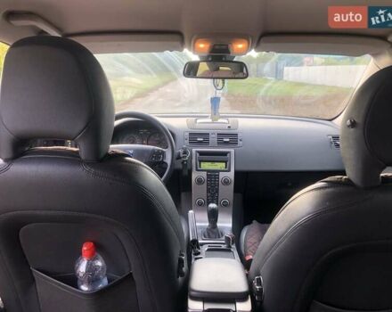 Серый Вольво В50, объемом двигателя 1.6 л и пробегом 260 тыс. км за 7000 $, фото 5 на Automoto.ua