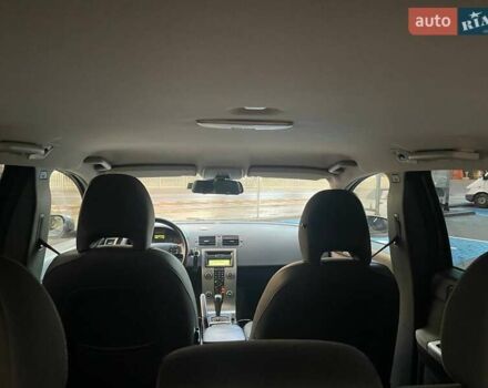 Сірий Вольво V50, об'ємом двигуна 2 л та пробігом 255 тис. км за 7400 $, фото 11 на Automoto.ua