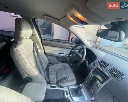Сірий Вольво V50, об'ємом двигуна 2 л та пробігом 507 тис. км за 6600 $, фото 5 на Automoto.ua