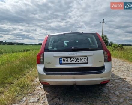 Серый Вольво В50, объемом двигателя 1.56 л и пробегом 275 тыс. км за 7000 $, фото 4 на Automoto.ua